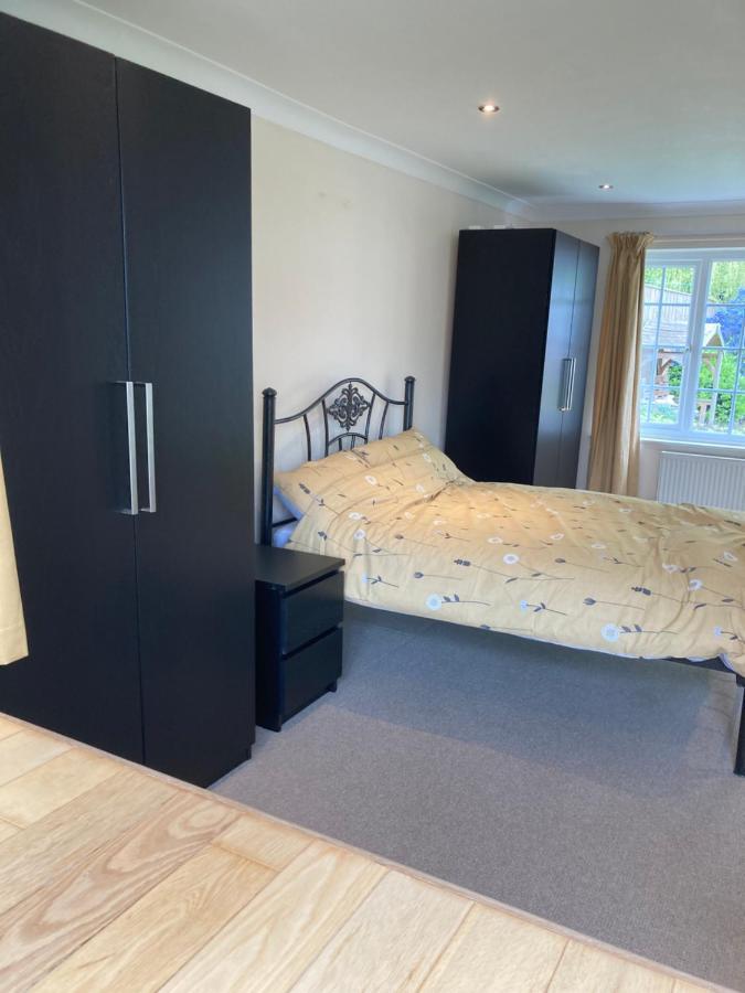 9 Chudleigh Close Apartment เบดฟอร์ด ภายนอก รูปภาพ